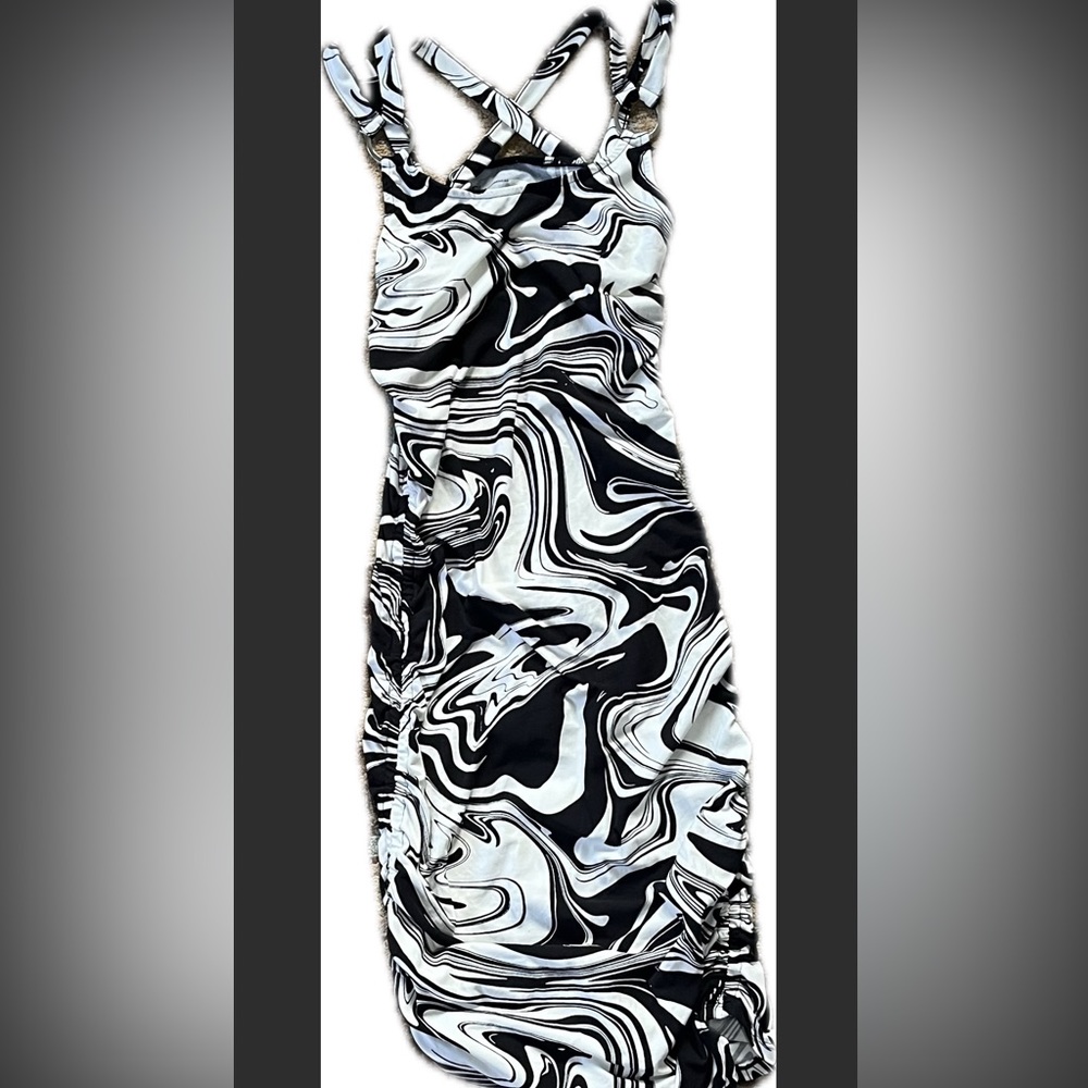 Bodycon dress. White and Black size M